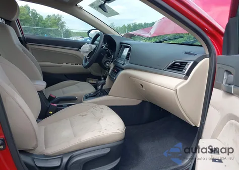 2017 Hyundai Elantra Se z USA, uszkodzony, nr VIN KMHD84LFXHU417580